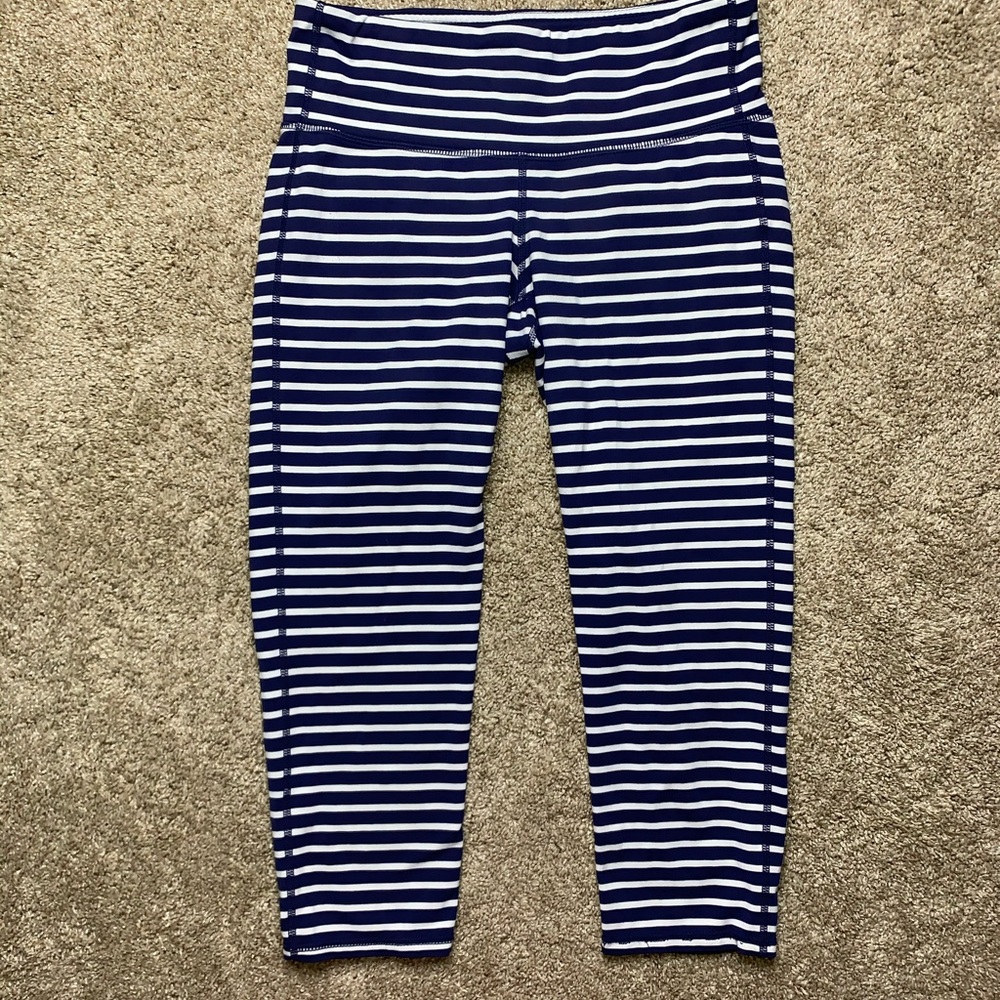 🖤Athleta Navy White Striped Capri Leggings Size S - Picture 2 of 4